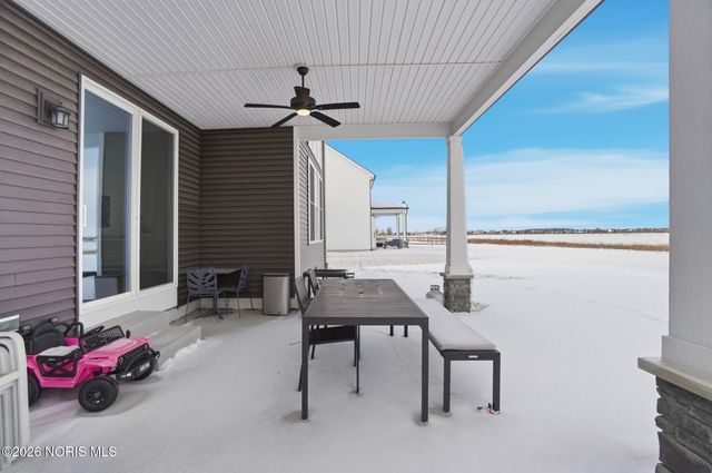 1037 Stoneleigh Road, Perrysburg, OH 43551