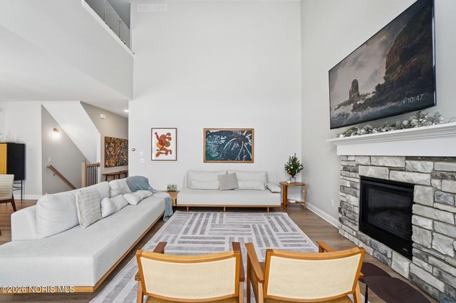 1037 Stoneleigh Road, Perrysburg, OH 43551