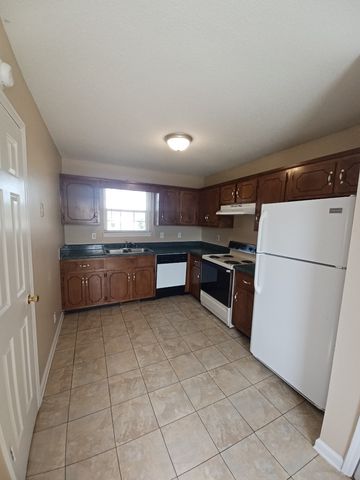 920 Van Buren Ave, Oak Grove, KY 42262