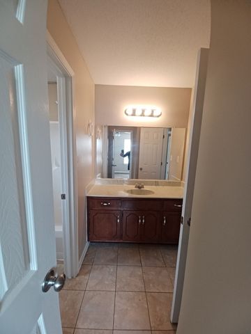 920 Van Buren Ave, Oak Grove, KY 42262