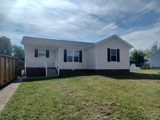 920 Van Buren Ave, Oak Grove, KY 42262