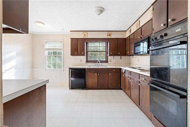 1548 Sprayberry Drive, Marietta, GA 30066