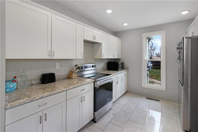 1710 Morgan Avenue, Parsons, KS 67357