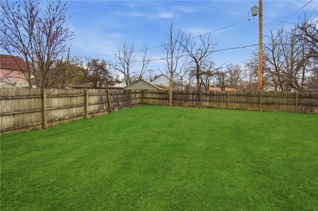 1710 Morgan Avenue, Parsons, KS 67357