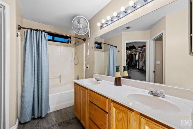 11919 Hannah Denise Avenue, Bakersfield, CA 93312