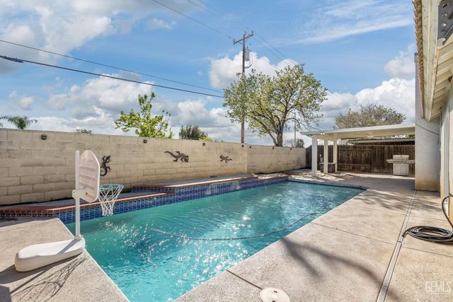 11919 Hannah Denise Avenue, Bakersfield, CA 93312