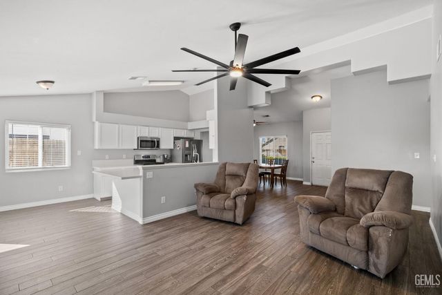 11919 Hannah Denise Avenue, Bakersfield, CA 93312