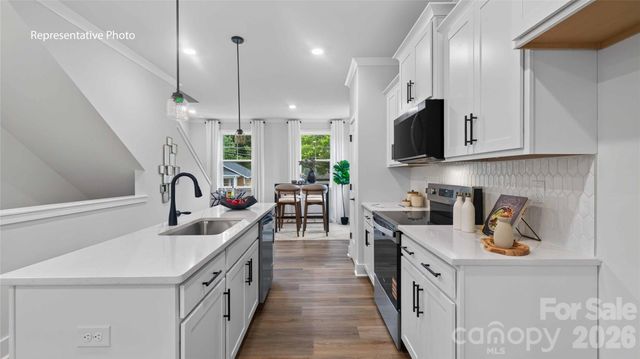 513 Annagh Drive, Charlotte, NC 28217