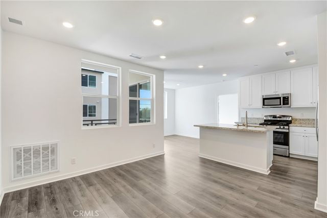 4127 E Circle Paseo 202, Ontario, CA 91764