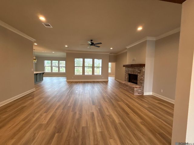 15250 Hazelwood Ct, Prairieville, LA 70769