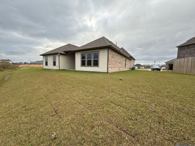 15250 Hazelwood Ct, Prairieville, LA 70769