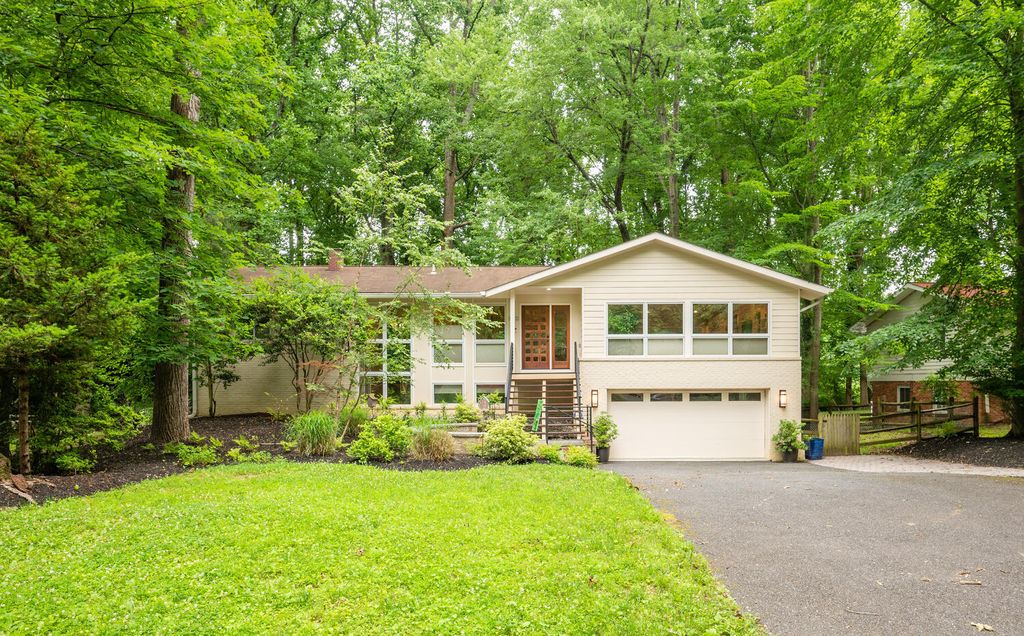 8313 Still Spring Court, Bethesda, MD 20817
