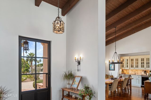 5434 E CAMELHILL Road, Phoenix, AZ 85018