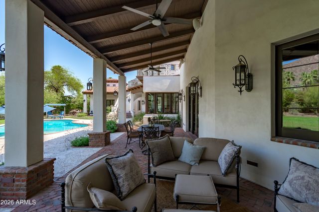 5434 E CAMELHILL Road, Phoenix, AZ 85018