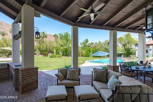 5434 E CAMELHILL Road, Phoenix, AZ 85018