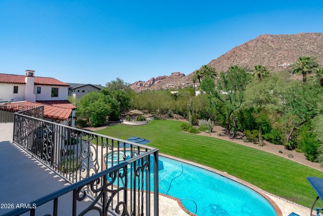 5434 E CAMELHILL Road, Phoenix, AZ 85018
