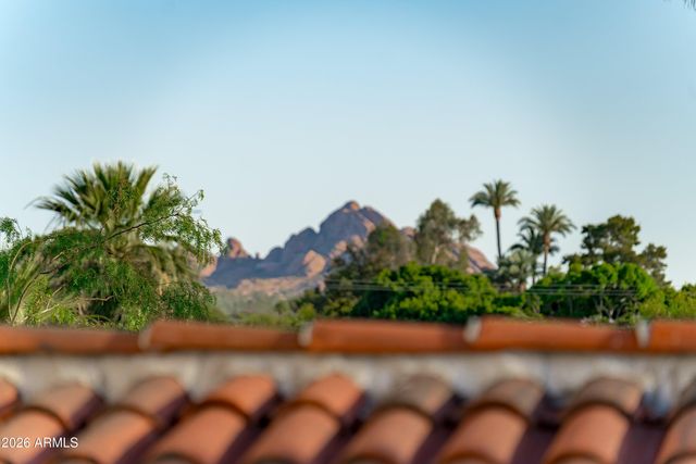 5434 E CAMELHILL Road, Phoenix, AZ 85018
