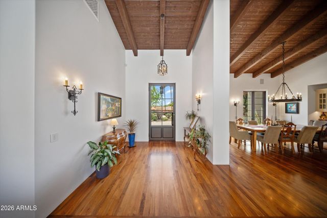 5434 E CAMELHILL Road, Phoenix, AZ 85018