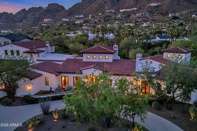 5434 E CAMELHILL Road, Phoenix, AZ 85018
