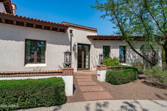 5434 E CAMELHILL Road, Phoenix, AZ 85018