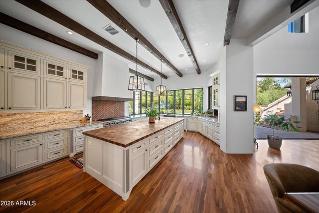 5434 E CAMELHILL Road, Phoenix, AZ 85018