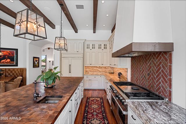 5434 E CAMELHILL Road, Phoenix, AZ 85018