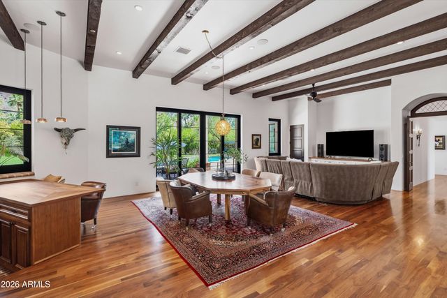 5434 E CAMELHILL Road, Phoenix, AZ 85018