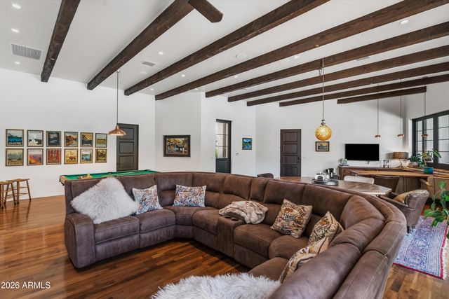 5434 E CAMELHILL Road, Phoenix, AZ 85018