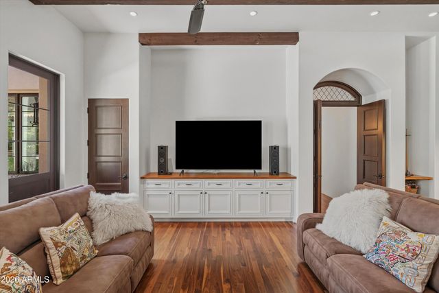 5434 E CAMELHILL Road, Phoenix, AZ 85018