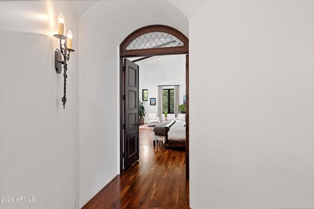 5434 E CAMELHILL Road, Phoenix, AZ 85018