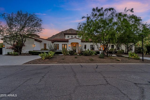 5434 E CAMELHILL Road, Phoenix, AZ 85018