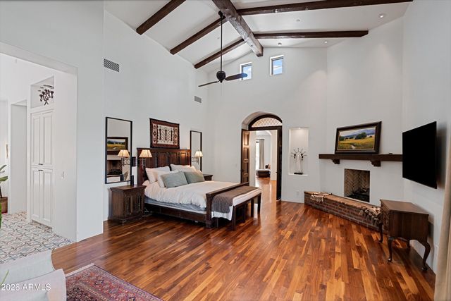5434 E CAMELHILL Road, Phoenix, AZ 85018