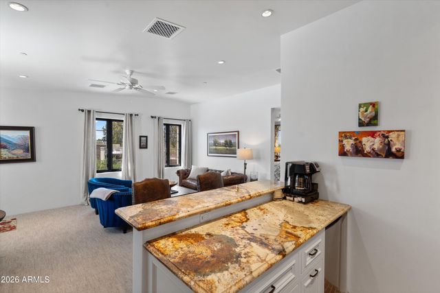 5434 E CAMELHILL Road, Phoenix, AZ 85018