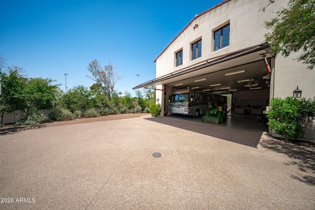 5434 E CAMELHILL Road, Phoenix, AZ 85018