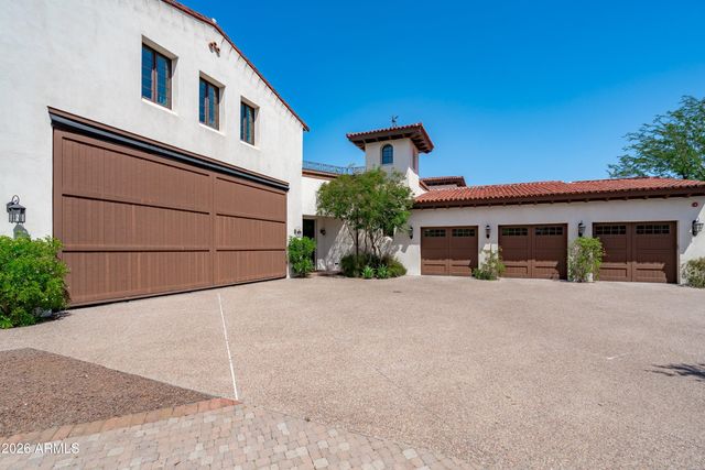 5434 E CAMELHILL Road, Phoenix, AZ 85018