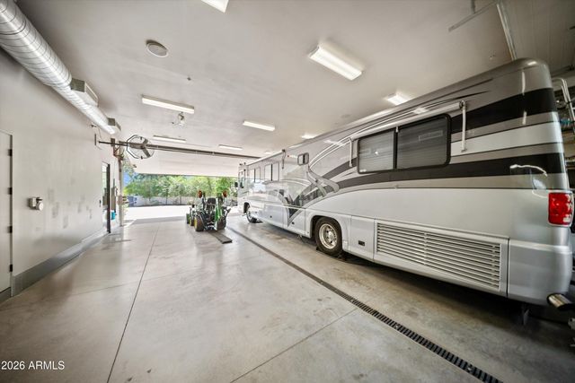 5434 E CAMELHILL Road, Phoenix, AZ 85018