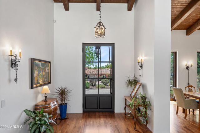 5434 E CAMELHILL Road, Phoenix, AZ 85018