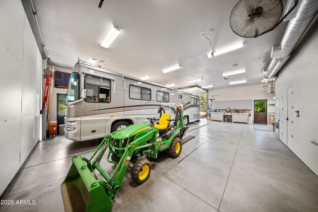 5434 E CAMELHILL Road, Phoenix, AZ 85018
