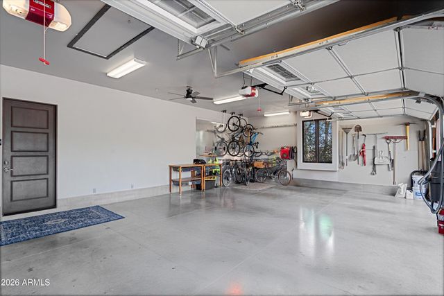 5434 E CAMELHILL Road, Phoenix, AZ 85018
