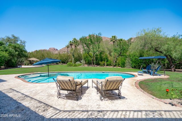 5434 E CAMELHILL Road, Phoenix, AZ 85018