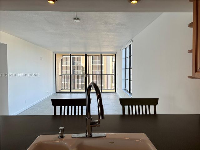 21 Royal Palm way 5060, Boca Raton, FL 33432