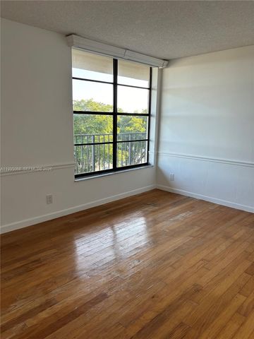 21 Royal Palm way 5060, Boca Raton, FL 33432