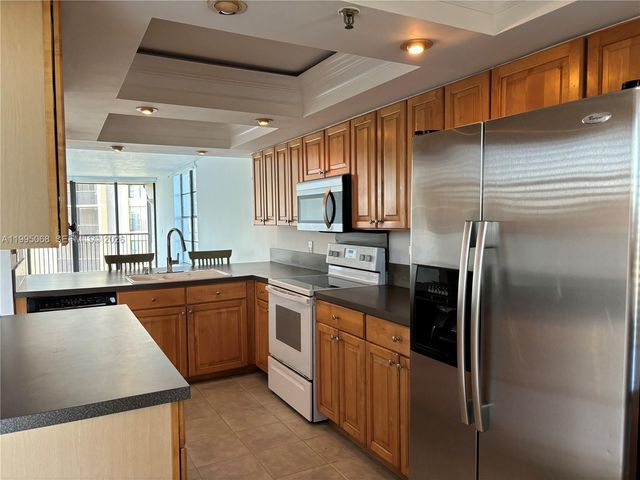 21 Royal Palm way 5060, Boca Raton, FL 33432