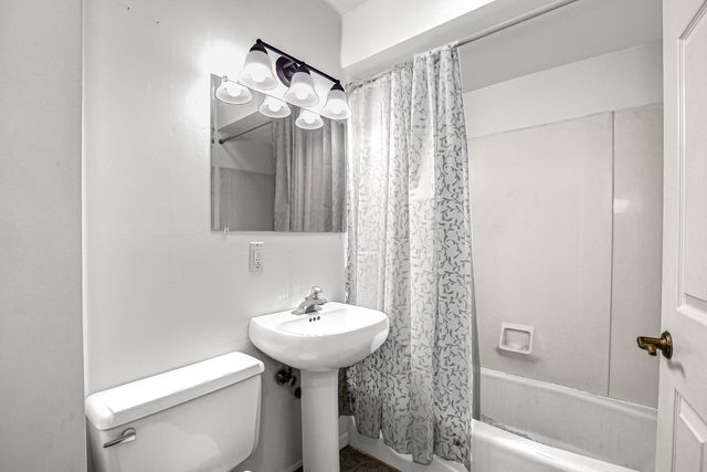 4320 W 99th Place, Oak Lawn, IL 60453