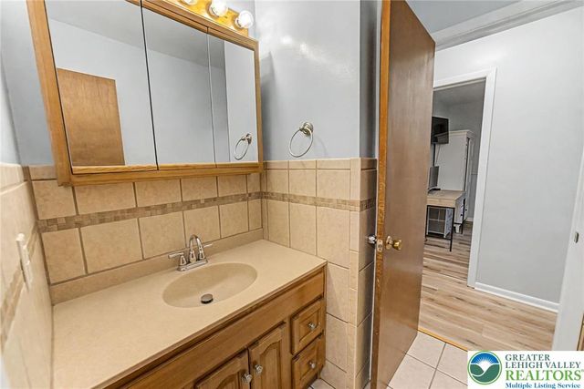 2384 James Drive, South Whitehall Twp, PA 18104