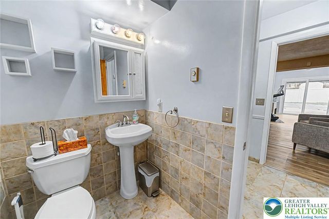 2384 James Drive, South Whitehall Twp, PA 18104