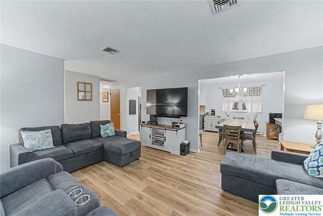 2384 James Drive, South Whitehall Twp, PA 18104