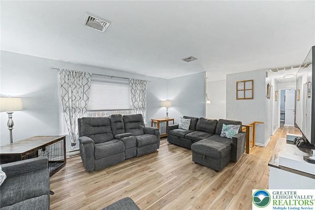 2384 James Drive, South Whitehall Twp, PA 18104