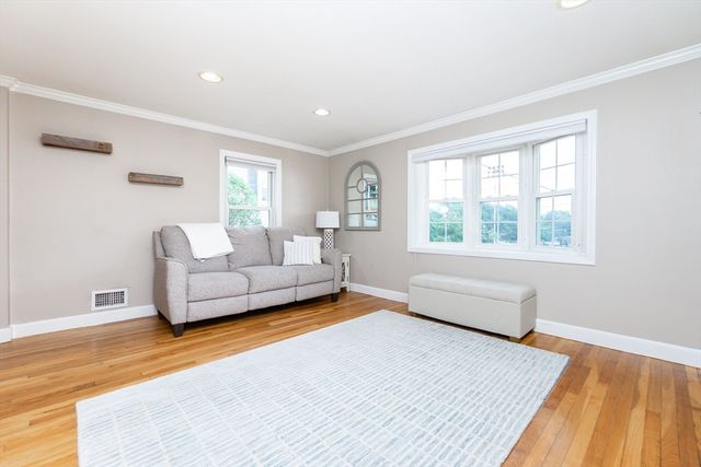 9 Bow St 9, Arlington, MA 02474