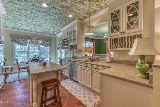 2416 Edinburgh Channel Road, Kingsport, TN 37664